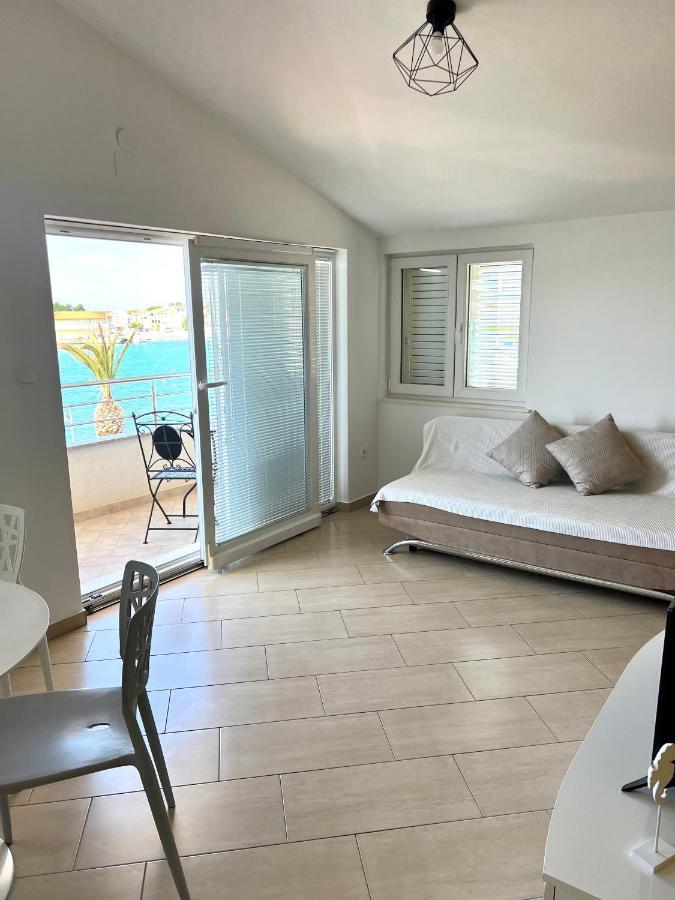 Apartments Villa Marina ロゴズニッツァ エクステリア 写真