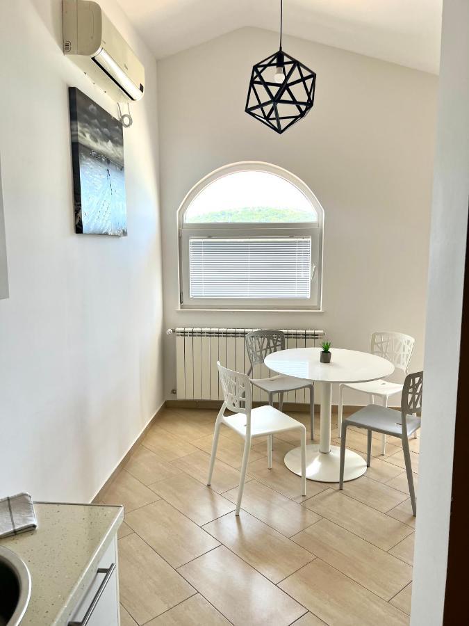 Apartments Villa Marina ロゴズニッツァ エクステリア 写真