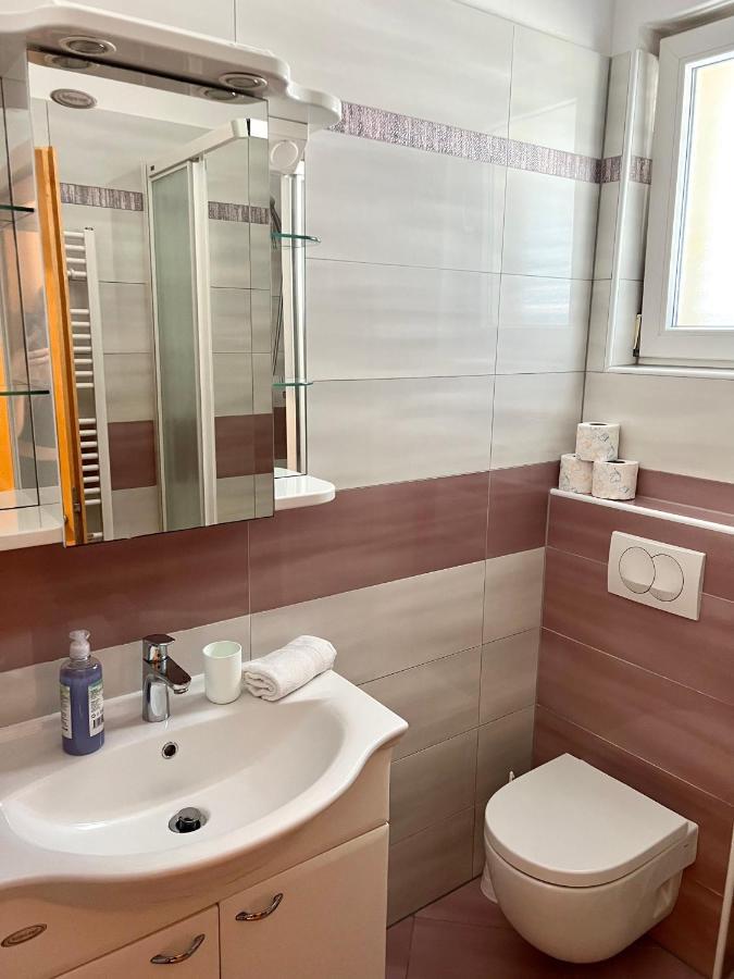 Apartments Villa Marina ロゴズニッツァ エクステリア 写真