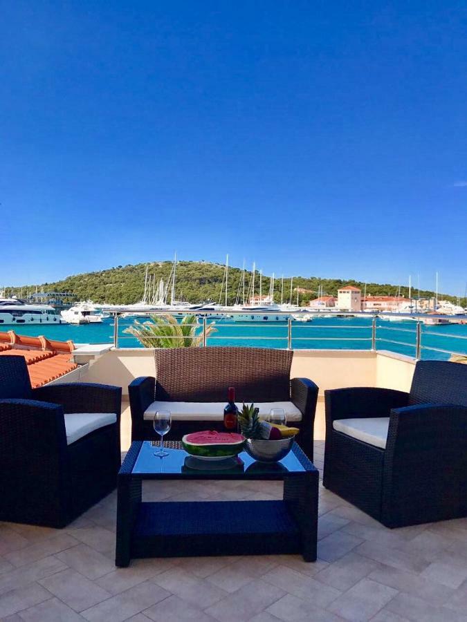 Apartments Villa Marina ロゴズニッツァ エクステリア 写真